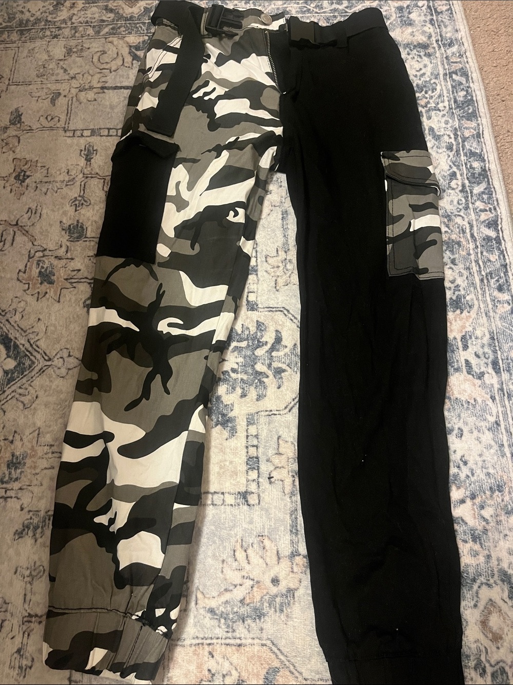 Camo Contrast Cargo Joggers - Black & Olive